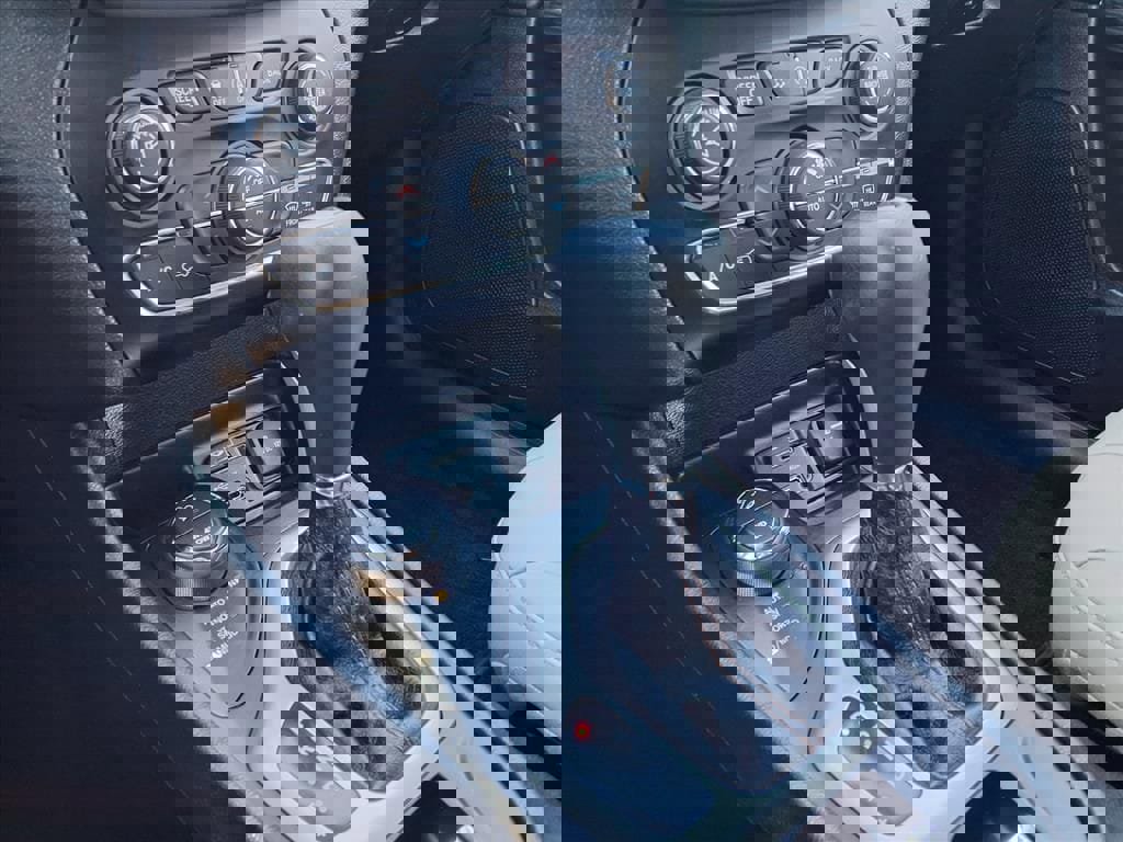 Used 2015 Jeep Cherokee Limited w/ Trailer Tow Group image 29