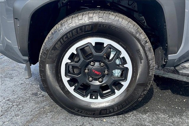Used 2025 Toyota 4Runner TRD Off-Road image 9