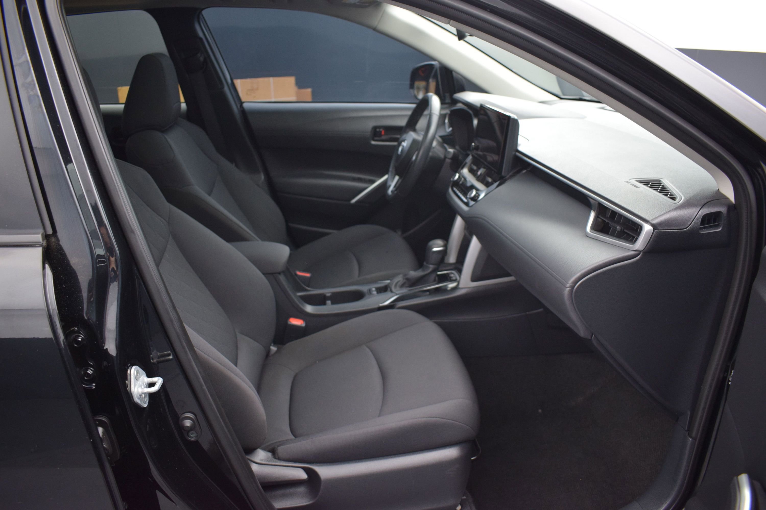 Used 2024 Toyota Corolla Cross LE w/ Moonroof Package AWD/4WD image 10