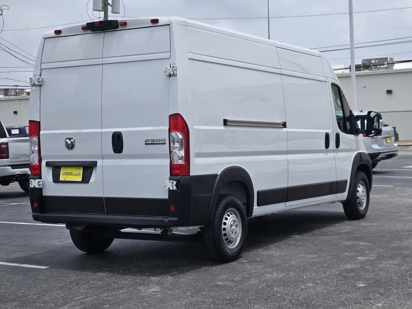Used 2023 RAM ProMaster 2500 FWD image 8