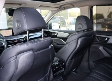 Used 2023 Acura MDX w/ Technology Package FWD image 11