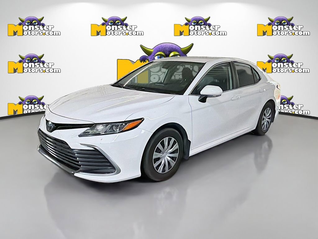 Used 2022 Toyota Camry LE FWD image 1