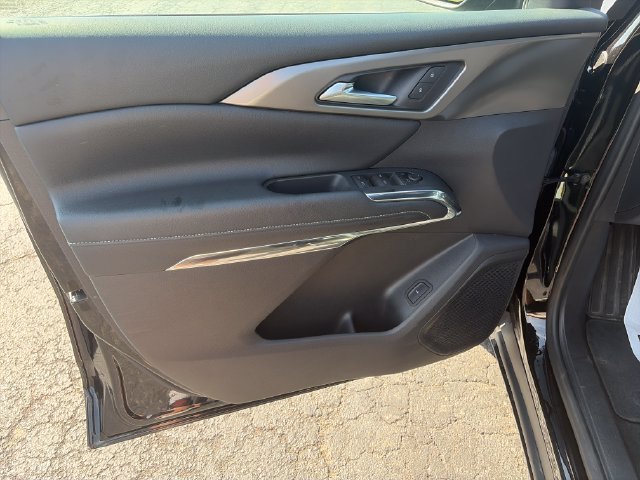 Used 2026 Chevrolet Traverse LT FWD image 10