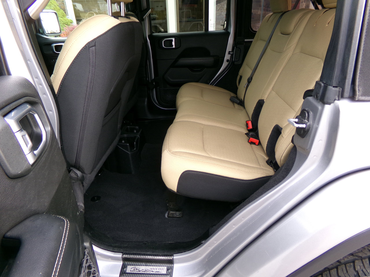 Used 2020 Jeep Wrangler Unlimited Sahara image 19