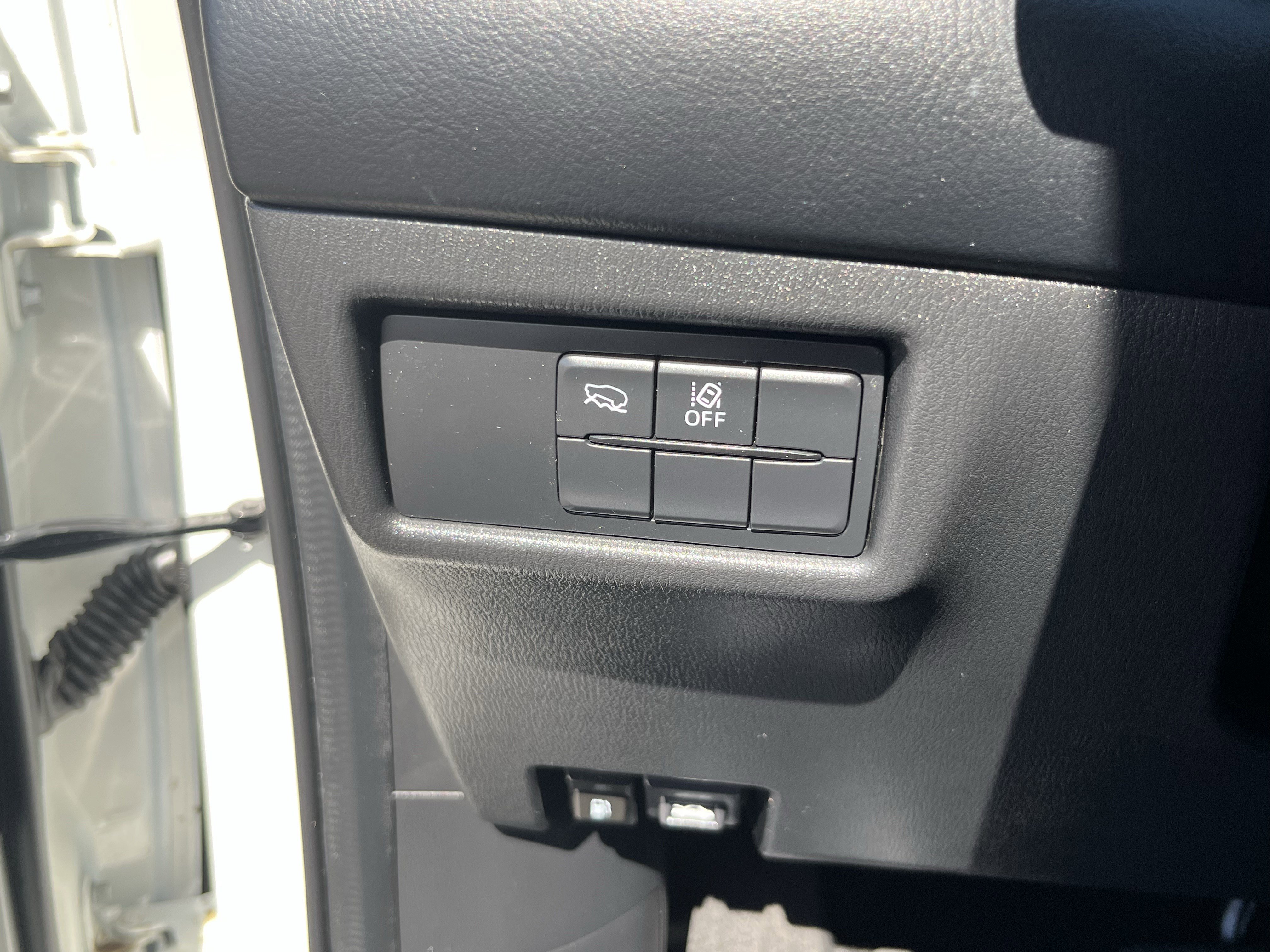 Used 2021 MAZDA CX-5 Touring image 25