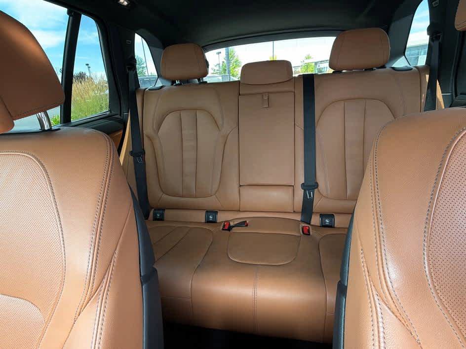 Used 2022 BMW X5 M50i w/ Executive Package AWD/4WD image 17
