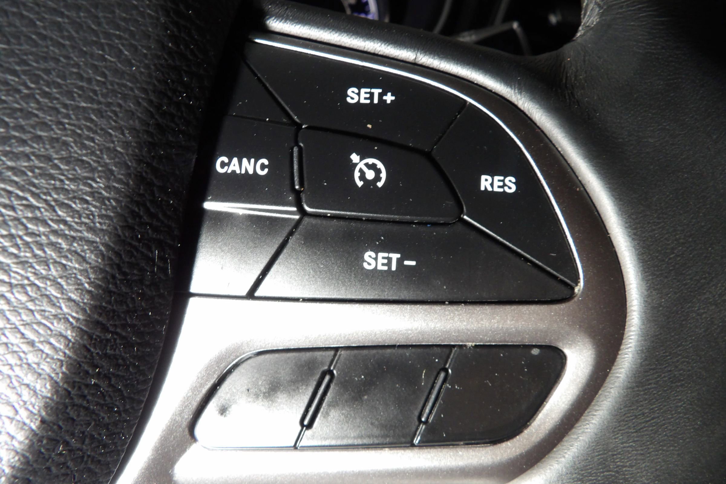 Used 2019 Jeep Cherokee Limited image 15