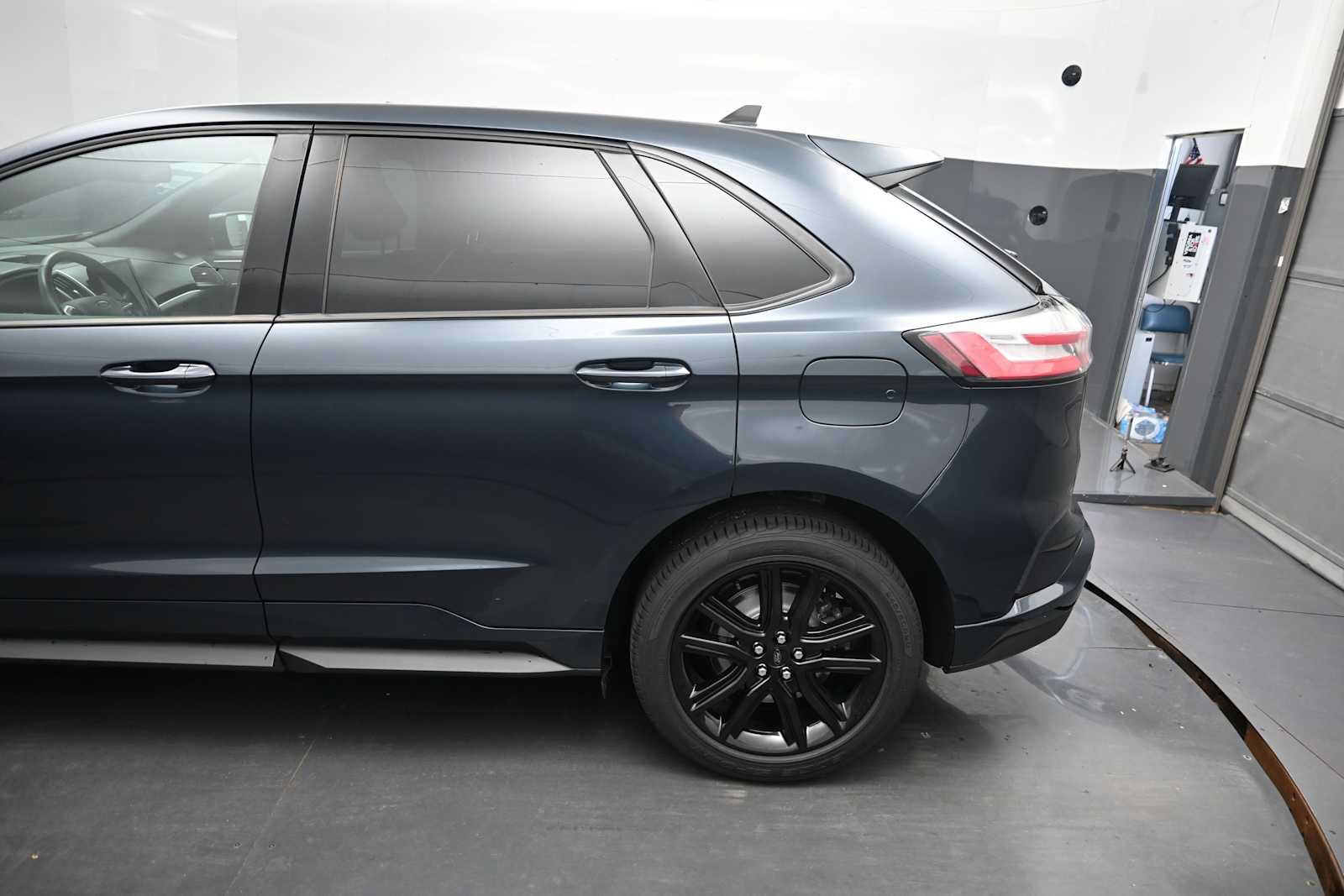 Used 2024 Ford Edge ST-Line AWD/4WD image 16
