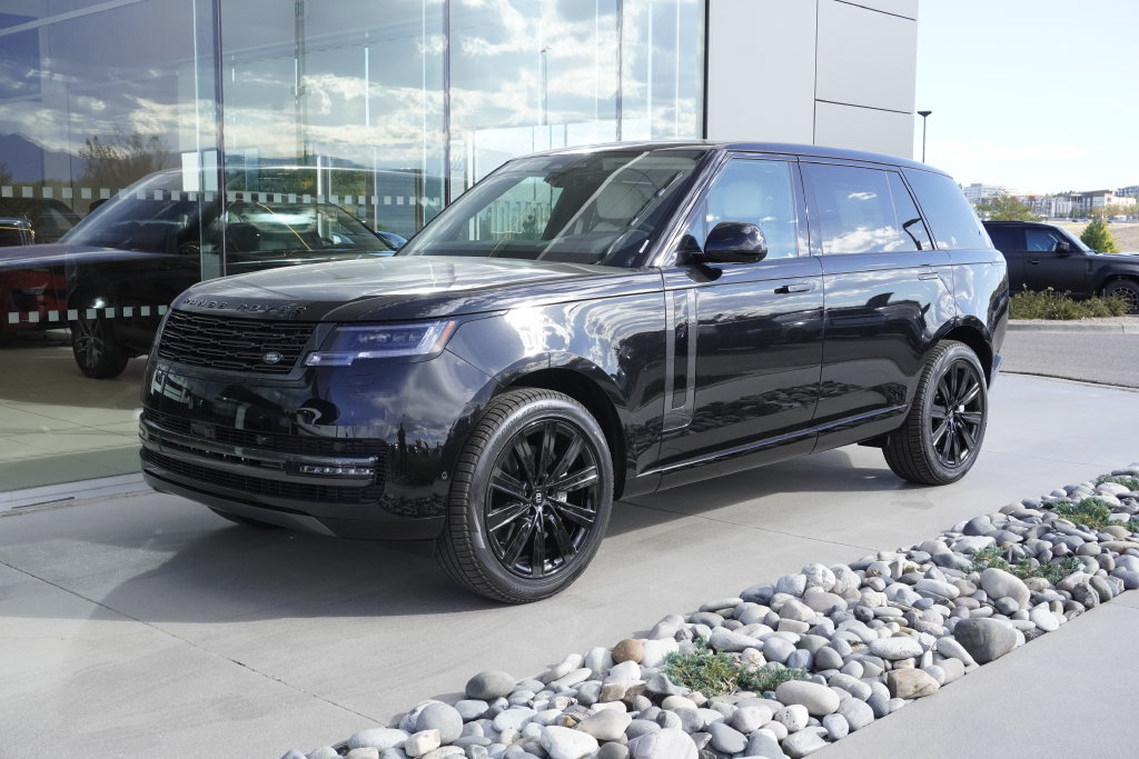 New 2027 Land Rover Range Rover Long Wheelbase SE AWD/4WD image 3