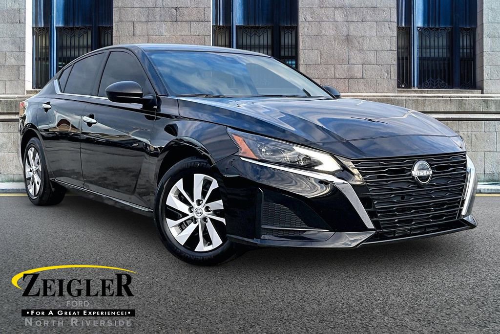 Used 2025 Nissan Altima 2.5 S FWD image 1