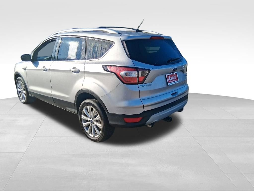 Used 2017 Ford Escape Titanium image 3