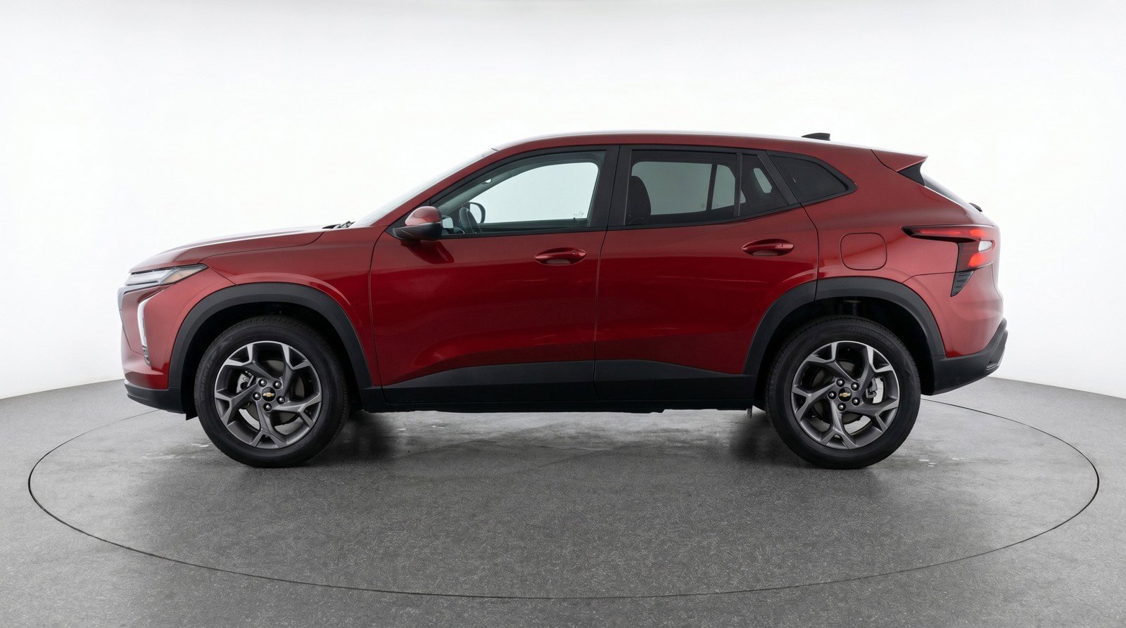 Used 2025 Chevrolet Trax LT FWD image 5