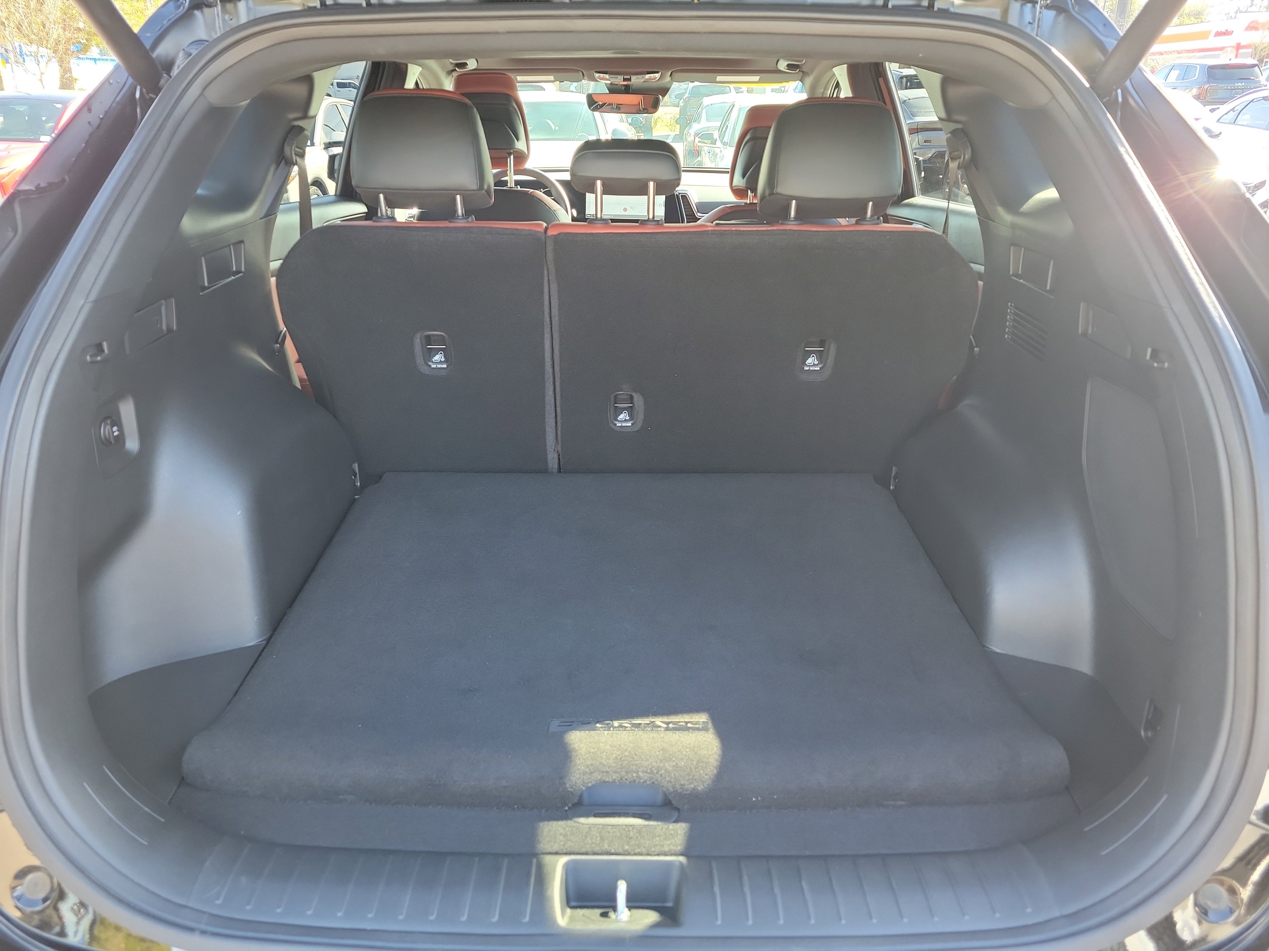 Certified 2025 Kia Sportage SX image 14