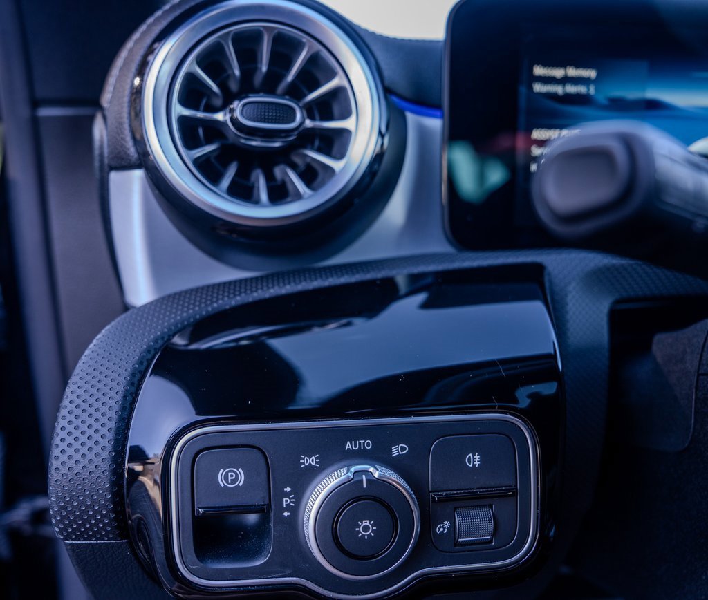 Used 2025 Mercedes-Benz CLA 250 image 8