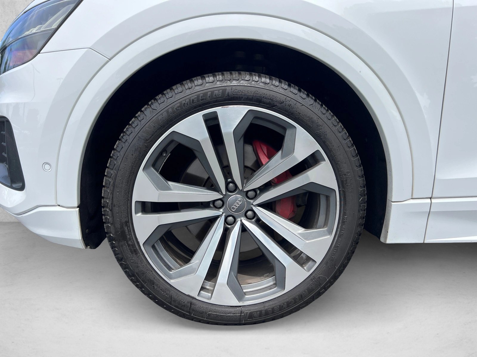 Used 2019 Audi Q8 Prestige AWD/4WD image 9