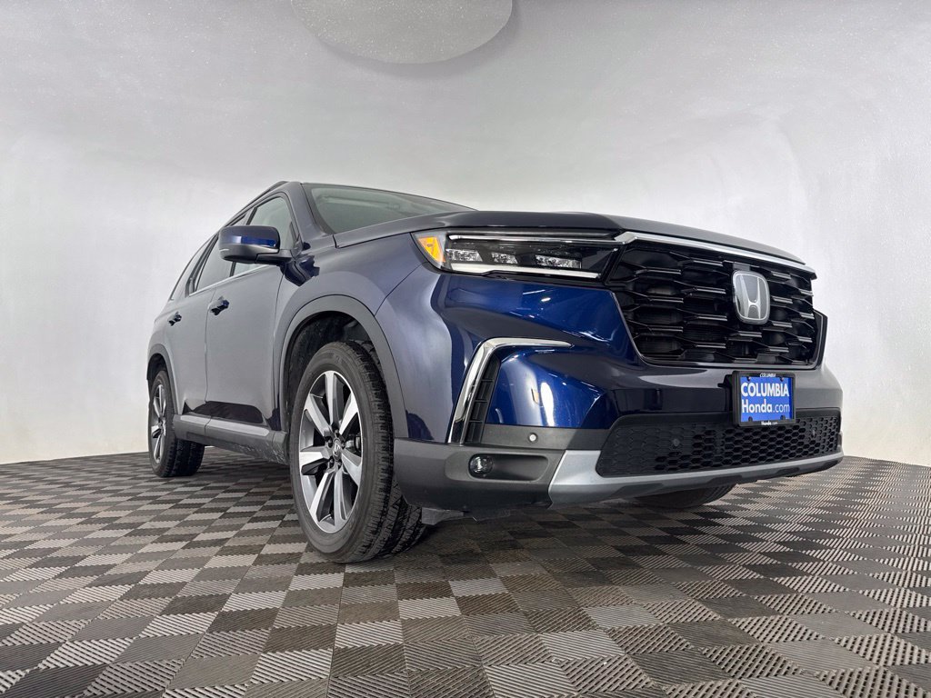 Certified 2025 Honda Pilot Touring image 2