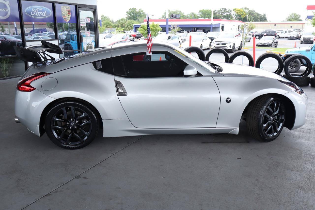 Used 2019 Nissan 370Z Coupe RWD image 4