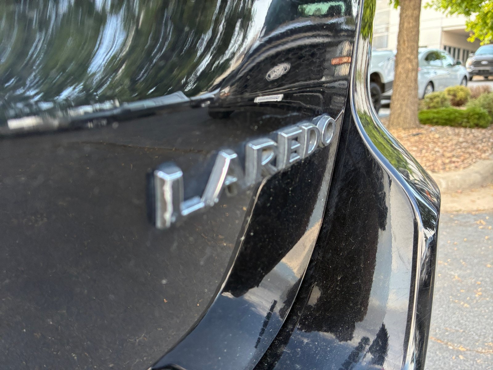 Used 2021 Jeep Grand Cherokee Laredo AWD/4WD image 24