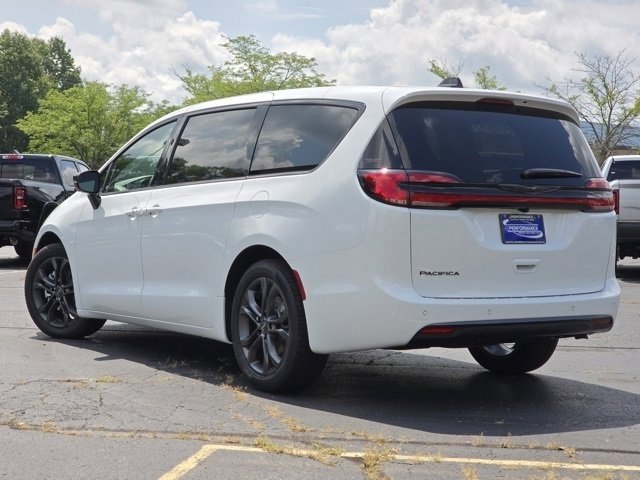 New 2026 Chrysler Pacifica Select image 23