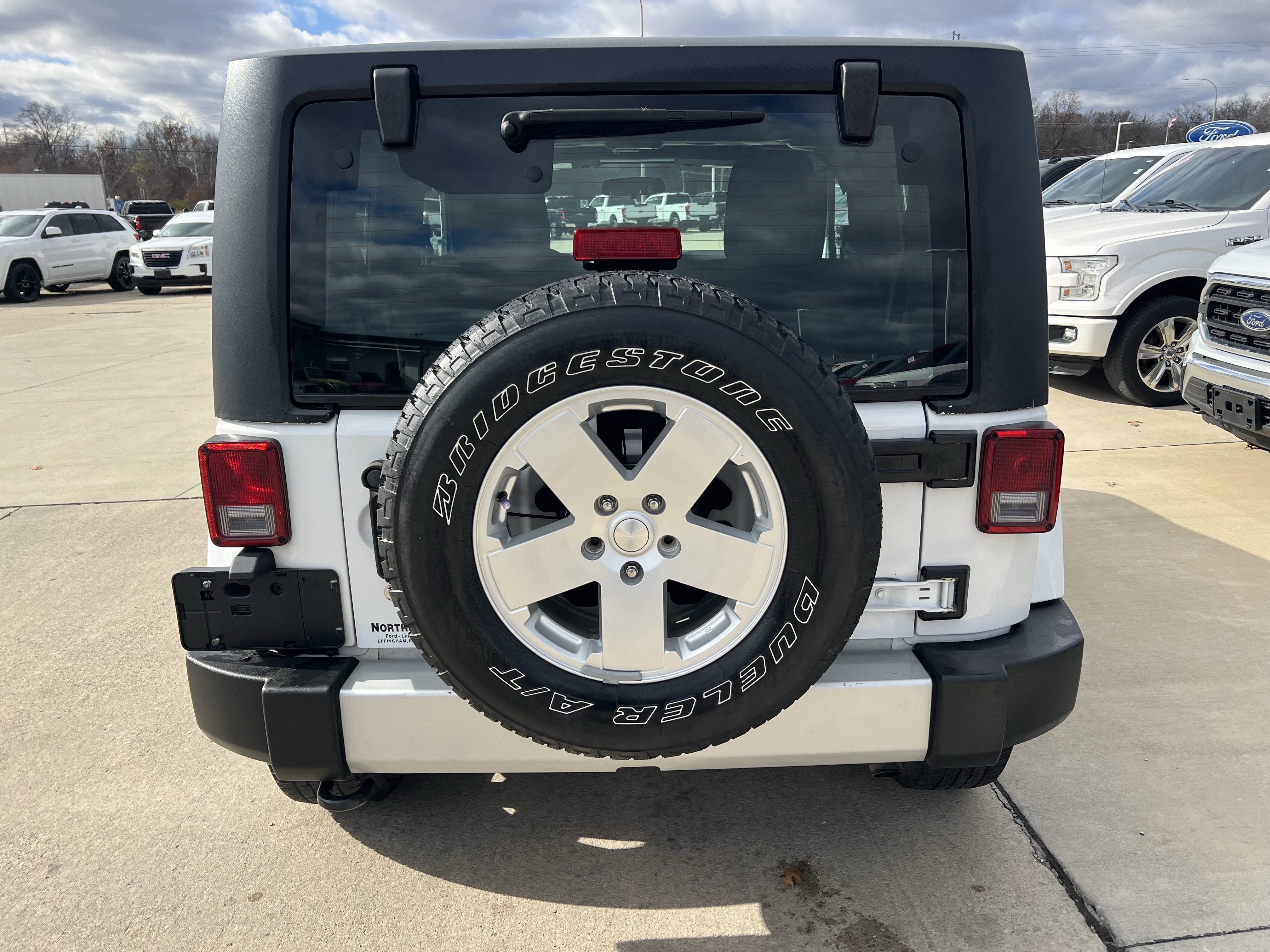 Used 2012 Jeep Wrangler Sahara image 16