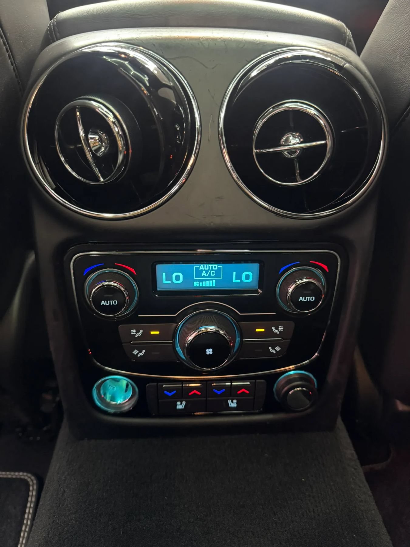 Used 2015 Jaguar XJ RWD image 26