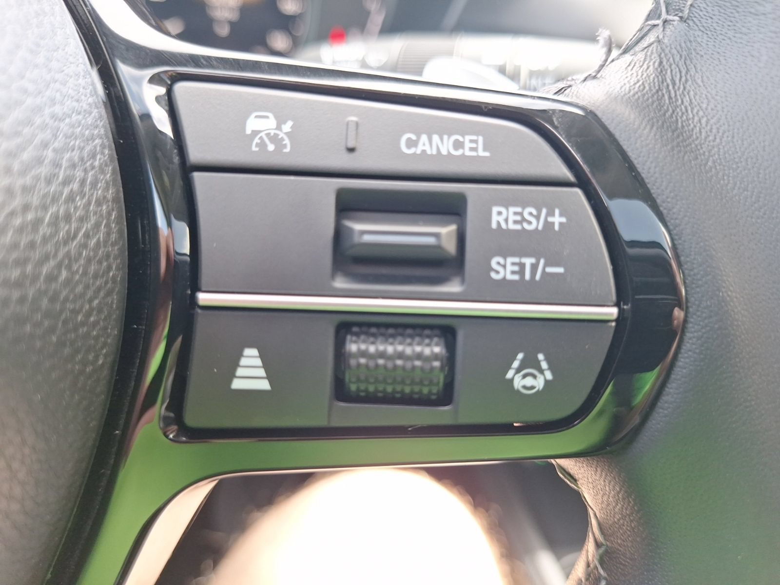 Used 2025 Acura ADX FWD image 19