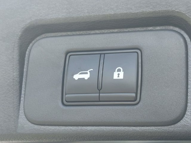 Used 2024 Nissan Rogue SV AWD/4WD image 14
