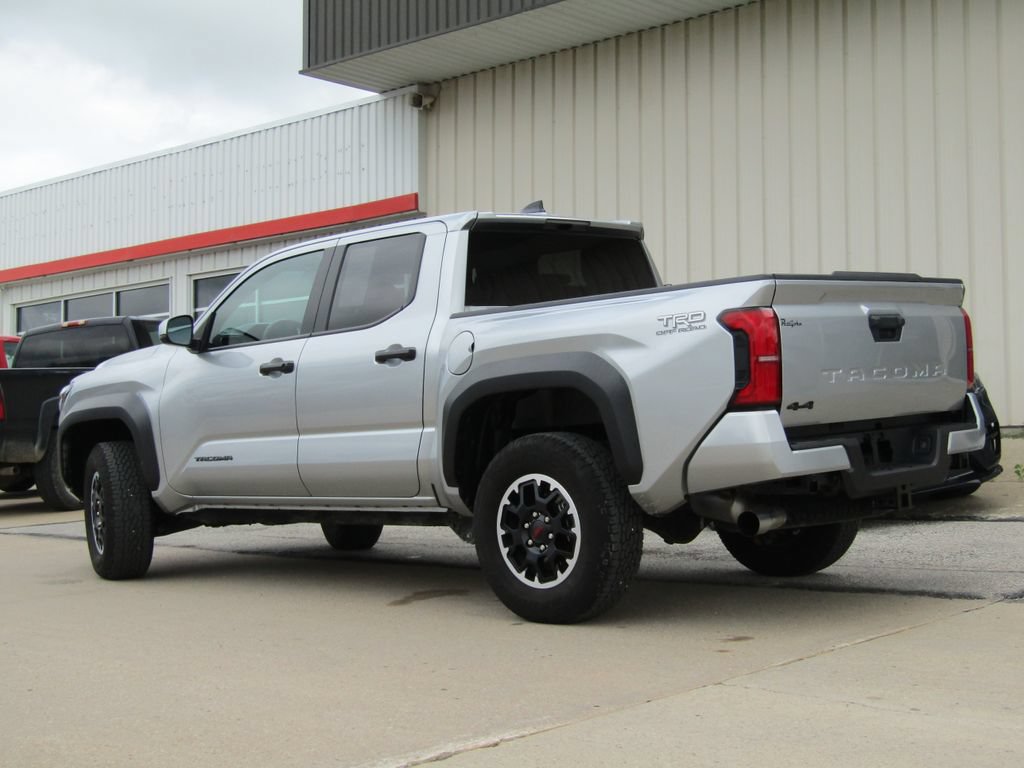 Used 2025 Toyota Tacoma TRD Off-Road AWD/4WD image 10