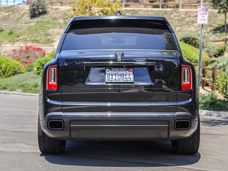 Used 2021 Rolls-Royce Cullinan Black Badge AWD/4WD image 5