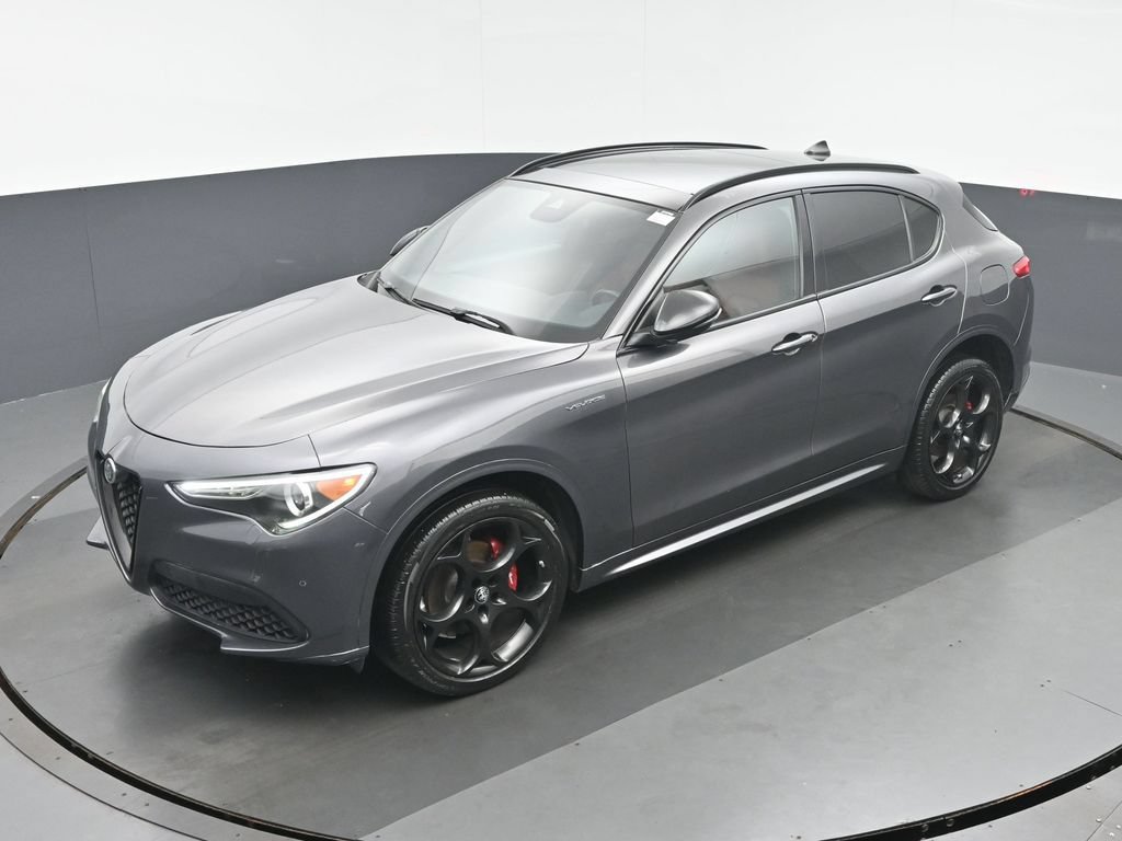 Used 2022 Alfa Romeo Stelvio Veloce AWD/4WD image 34