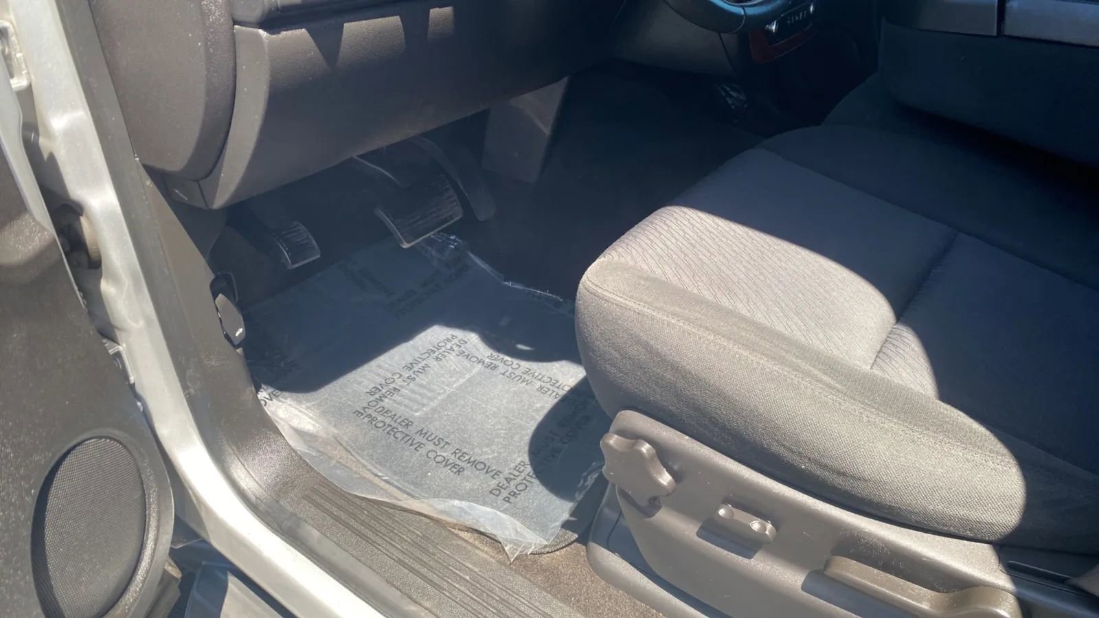 Used 2013 Chevrolet Avalanche LS AWD/4WD image 25