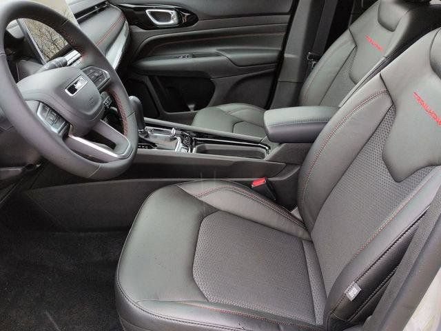 New 2026 Jeep Compass Trailhawk w/ Sun, Sound & Navigation Group AWD/4WD image 12