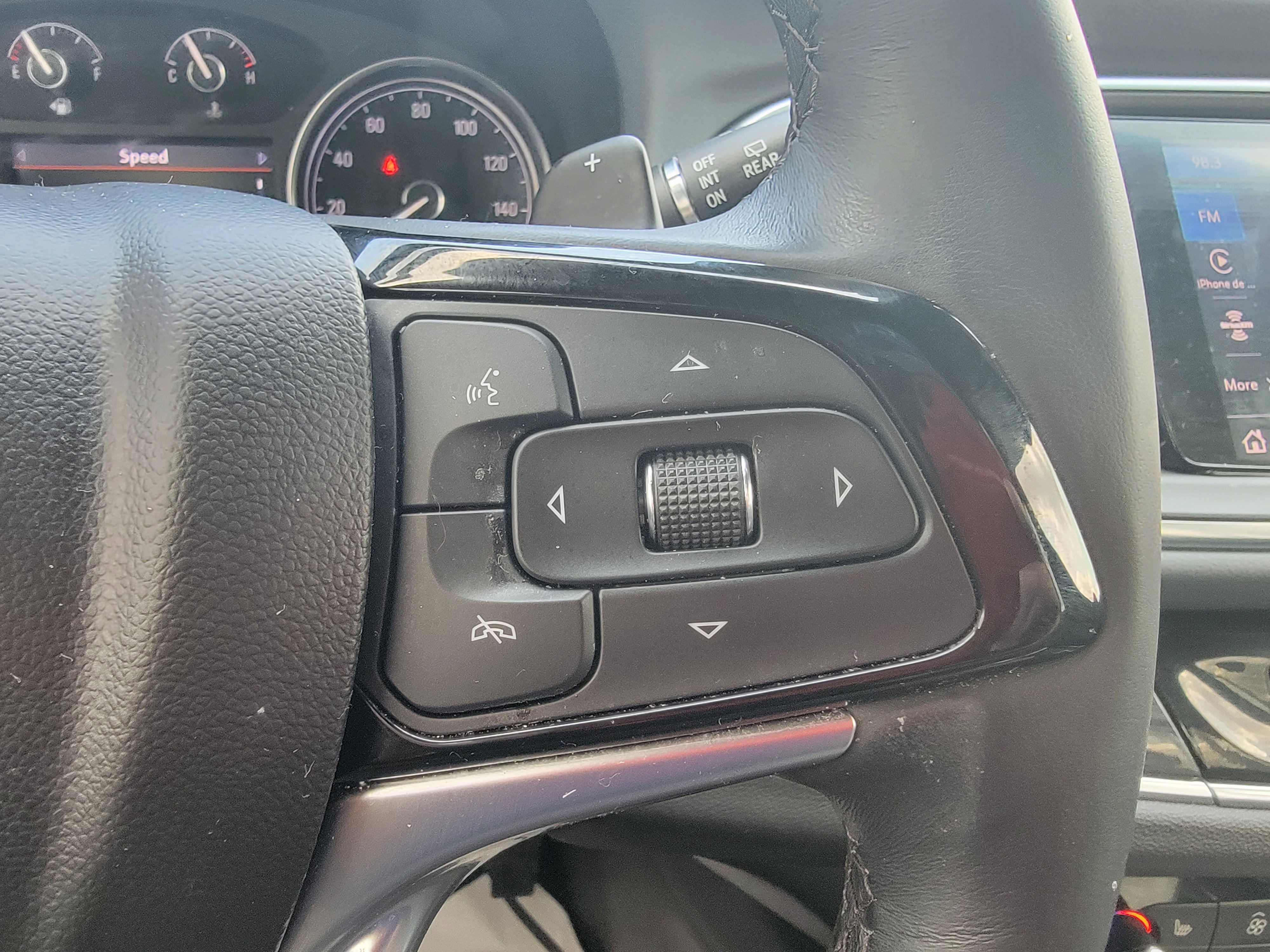 Used 2023 Buick Enclave Essence image 22