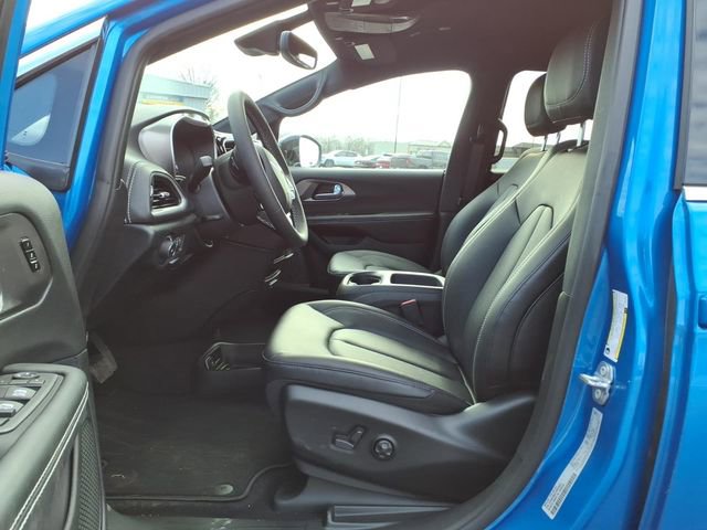 New 2026 Chrysler Pacifica Select image 13
