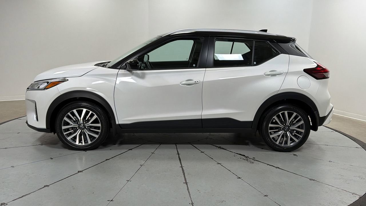 Used 2024 Nissan Kicks SV image 8