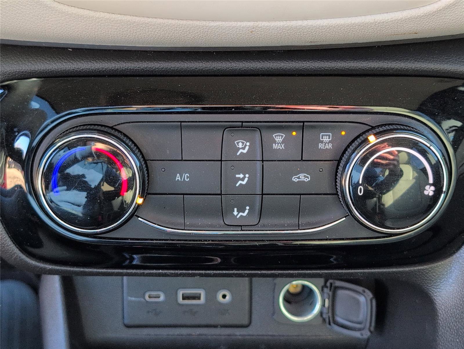 Used 2020 Buick Encore GX Preferred image 51