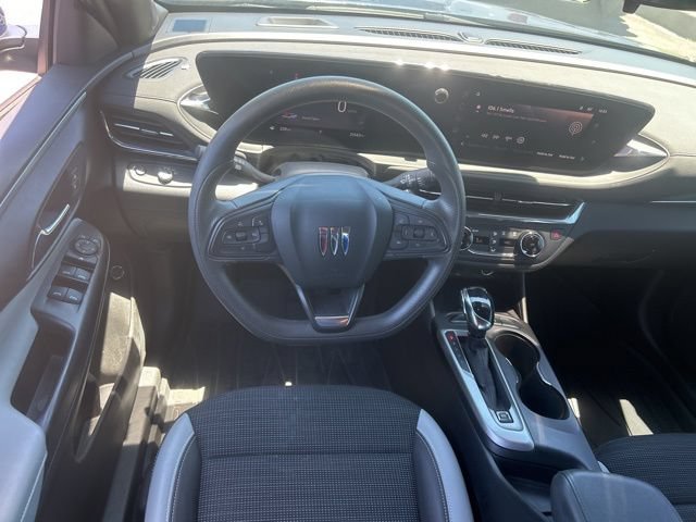 Used 2025 Buick Envista Preferred w/ Convenience II Package FWD image 25