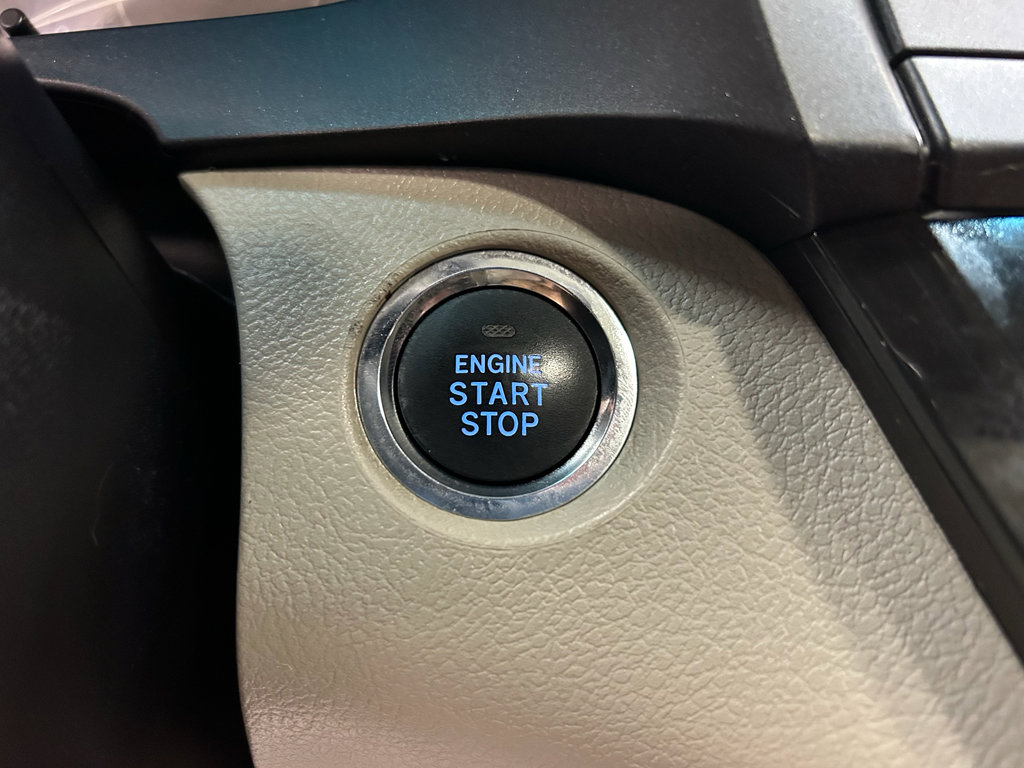 Used 2017 Toyota Sienna XLE w/ XLE Navigation Package FWD image 17