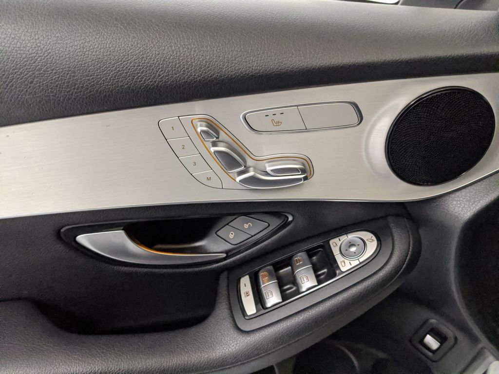 Used 2019 Mercedes-Benz GLC 300 4MATIC image 21