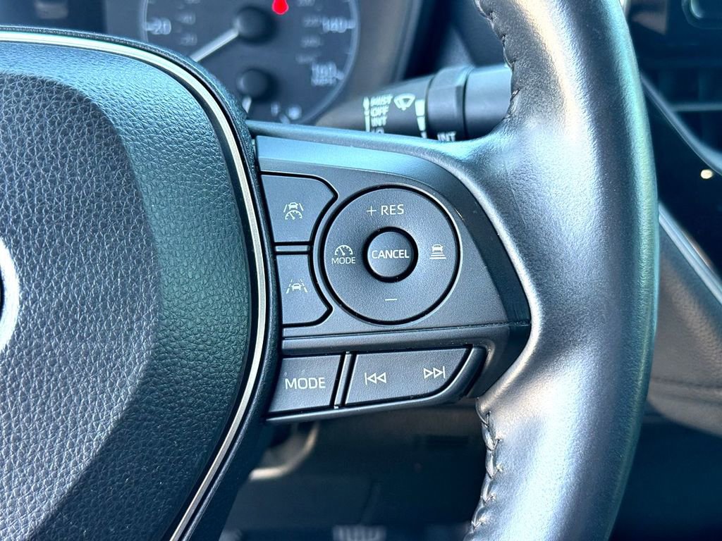 Used 2023 Toyota Corolla SE w/ SE Premium Package image 15