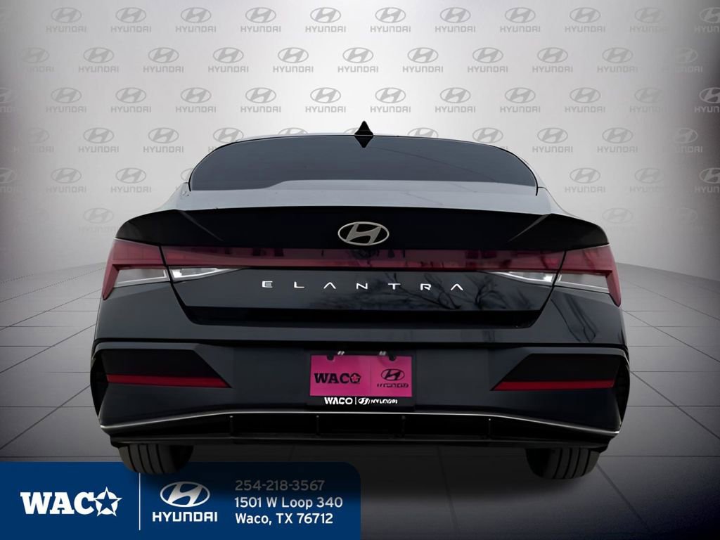 Used 2025 Hyundai Elantra SEL image 13