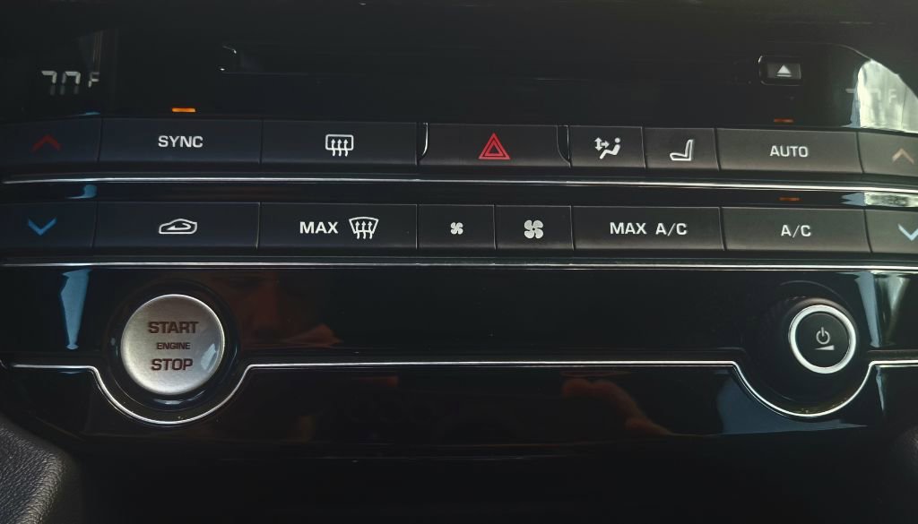 Used 2020 Jaguar F-PACE S image 20