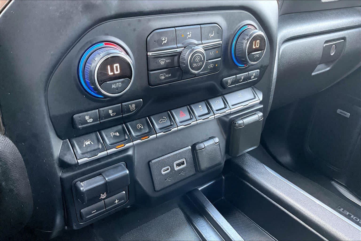 Used 2019 Chevrolet Silverado 1500 High Country w/ Safety Package II RWD image 36