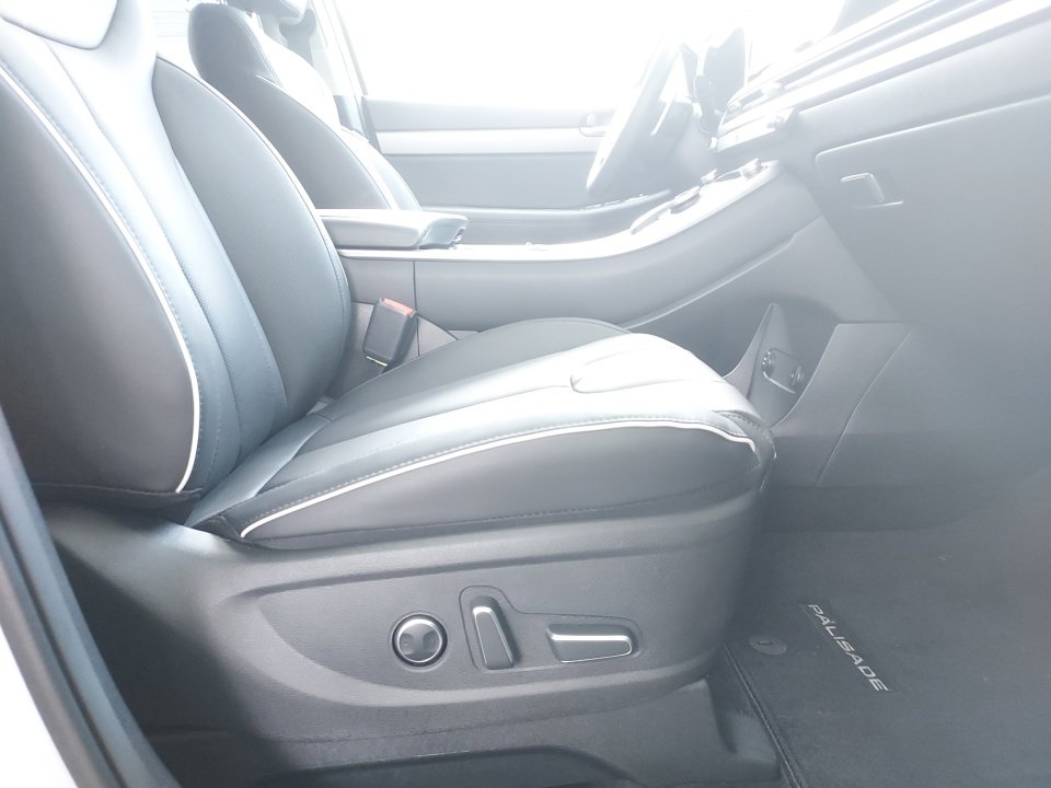 Certified 2025 Hyundai Palisade SEL image 35