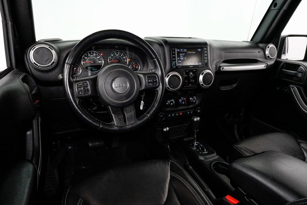 Used 2018 Jeep Wrangler Unlimited Sahara w/ Connectivity Group image 6