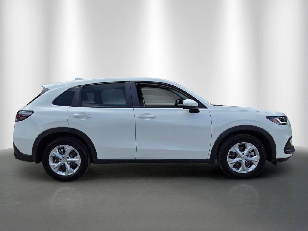 Certified 2025 Honda HR-V LX image 2