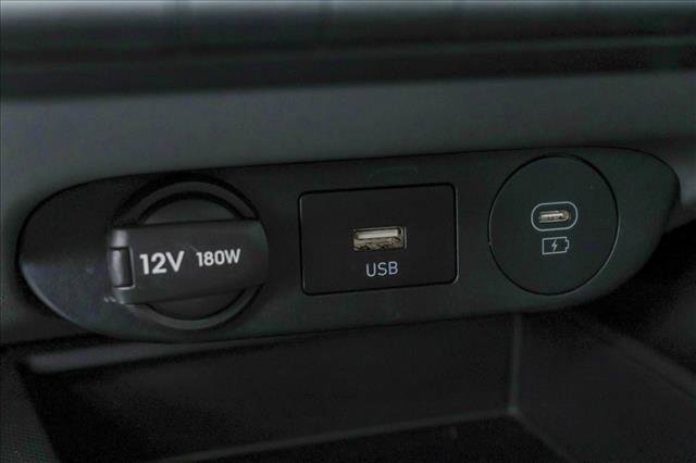 Certified 2025 Hyundai Elantra SE image 20