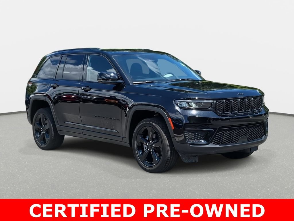 Used 2023 Jeep Grand Cherokee Altitude image 3