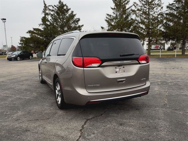 Used 2017 Chrysler Pacifica Limited w/ Advanced Safetytec Group image 31