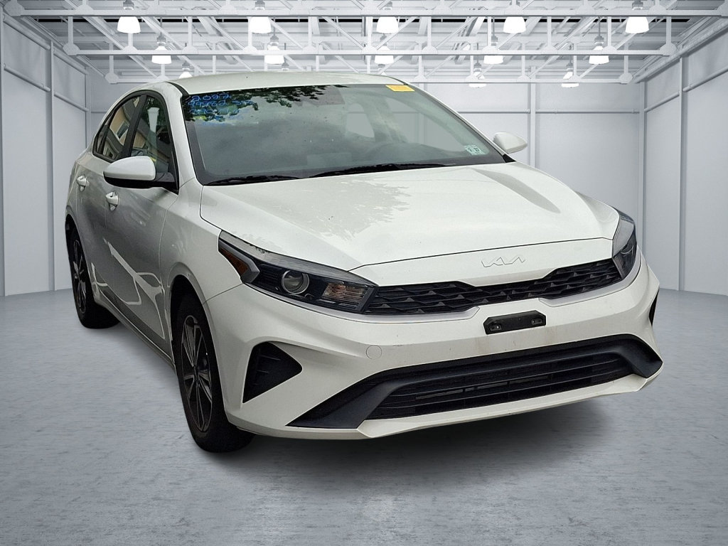 Used 2022 Kia Forte LXS FWD image 3